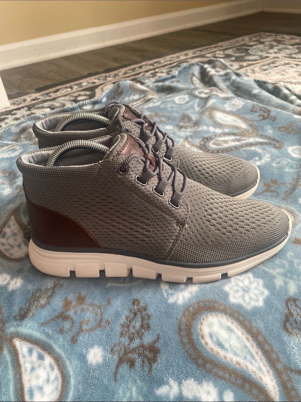 Johnston & Murphy Gray Knit Sneakers with Brown Heel